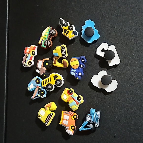 Construction Vehicles Shoe Charms set of 15 New in Package - Picture 2 of 5